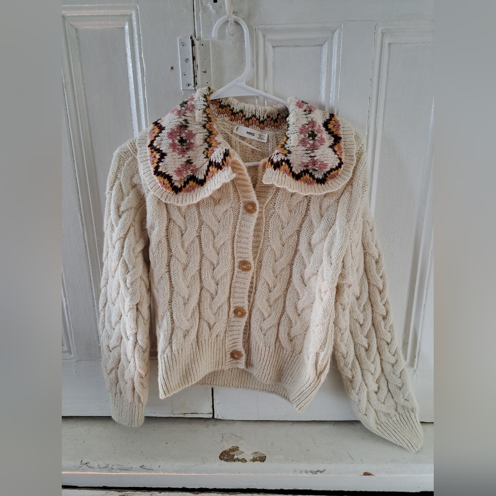 Cream Cable Knit Sweater with Floral Collar (Mango)